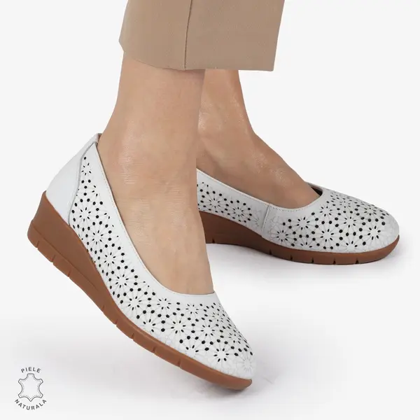 Balerini dama din Piele Naturala cu talpa groasa si Perforati CRL01381 ALB