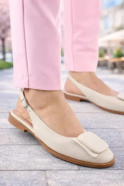 Balerini Decupati din Piele cu Accesoriu - XERA BEJ
