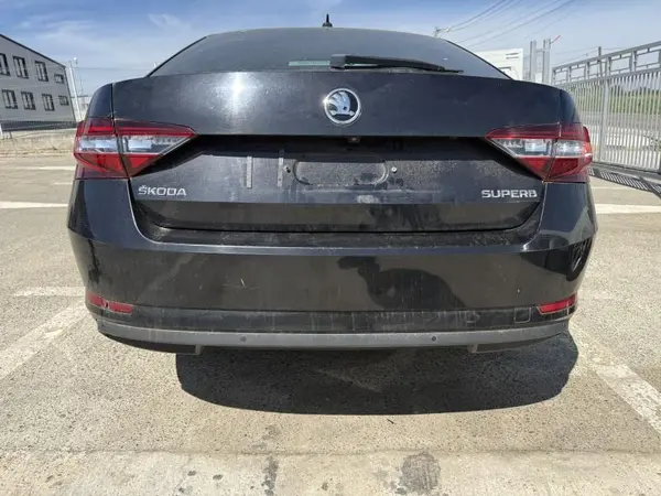 Bara spate completa cu senzori de parcare culoare negru - lf9r Skoda Superb 3 (2015-2019)
