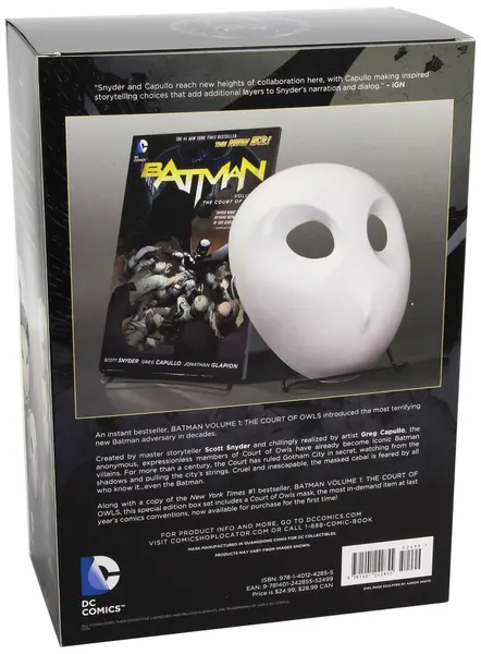 Batman: The Court of Owls Mask and Book Set | Greg Capullo, Scott Snyder