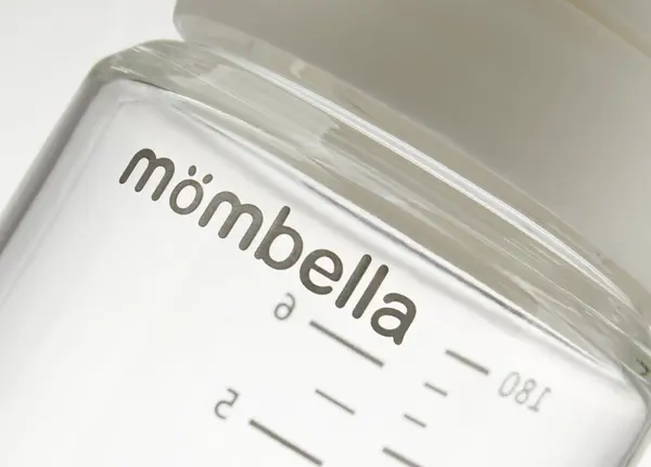 Biberon anti-colici Mombella 180 ml cu tetina din silicon S, Flux lent 0-3 luni Ivory