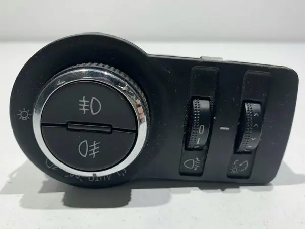 Bloc lumini 13268694 Opel Astra J (2009-2012)