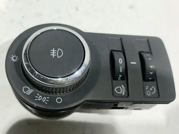 Bloc lumini 13268697 Opel Astra J facelift (2012-2015)