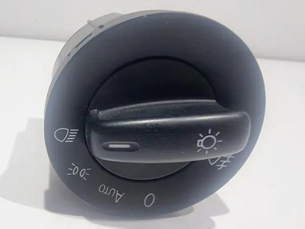 Bloc lumini 1K0941431BM Volkswagen Golf 5 (2004-2009)