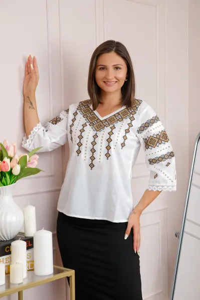 Bluza alba cu motiv geometric crem Doina 05