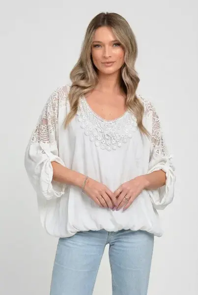 Bluza alba din matase cu dantela si broderie decorativa si insertii discrete stralucitoare de paiete
