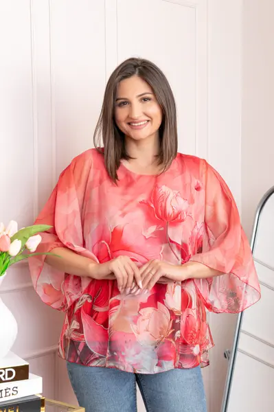 Bluza dama eleganta Shirley corai din voal cu imprimeu floral
