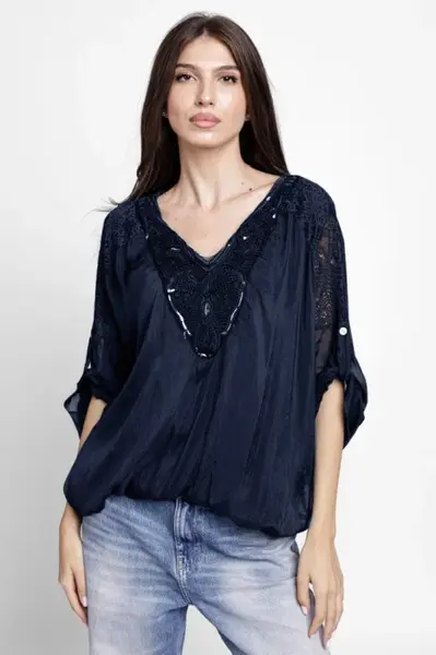 Bluza din matase si vascoza platca brodata, cu paiete fine si cu dantela pe spate, bleumarin