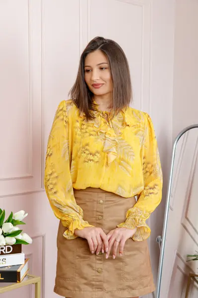 Bluza eleganta galbena Lucienne cu flori albe si jabou