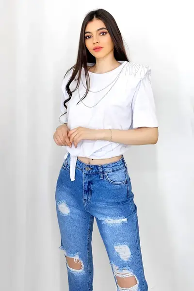 Bluza eleganta Kim, cu legare in talie si accesorii metalice cu cristale, Alb