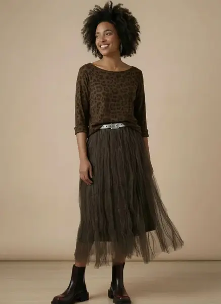Bluza fina maro cu imprimeu animal print din modal cu casmir