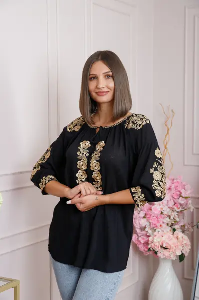 Bluza neagra cu motiv floral auriu Iasmina 08