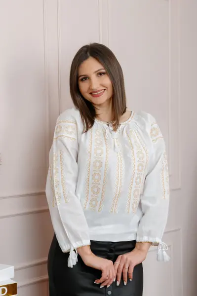 Bluza tip ie alba cu motiv floral auriu Sorina