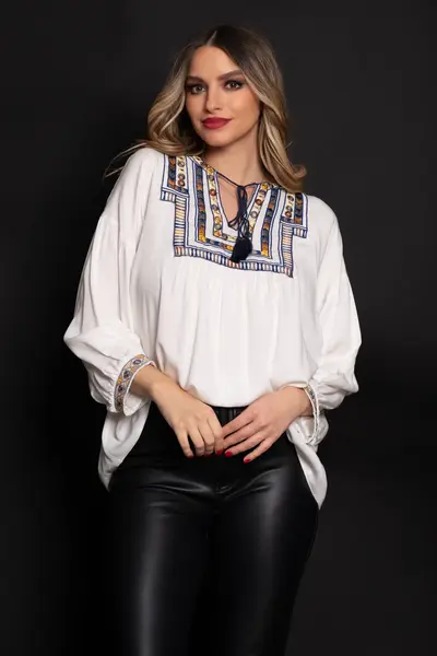 Bluza tip ie din bumbac cu broderie multicolora