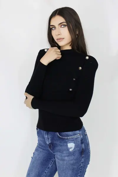 Bluza tricot Lya, cu guler inalt, striatii si aplicatii metalice, Negru, Marime S/M