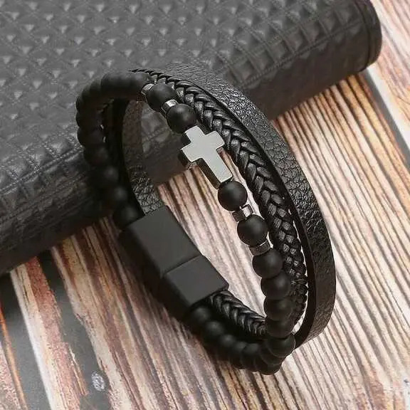 Brățară din piele și mărgele negre