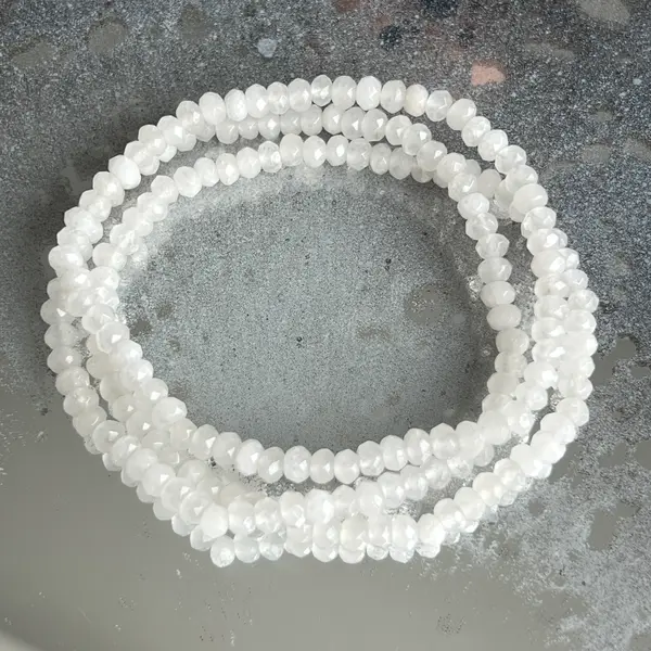 Bratara fatetata agat alb 4 mm