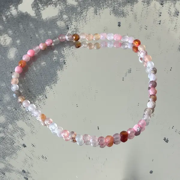 Bratara fatetata mix sfere cuart roz 3 mm