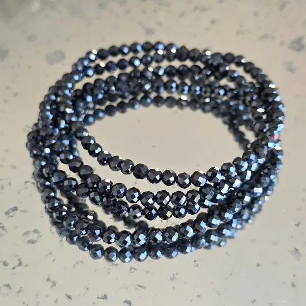 Bratara fatetata spinel 4 mm
