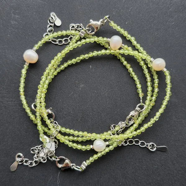 Brățară reglabila fatetata peridot 2 mm | Pearl