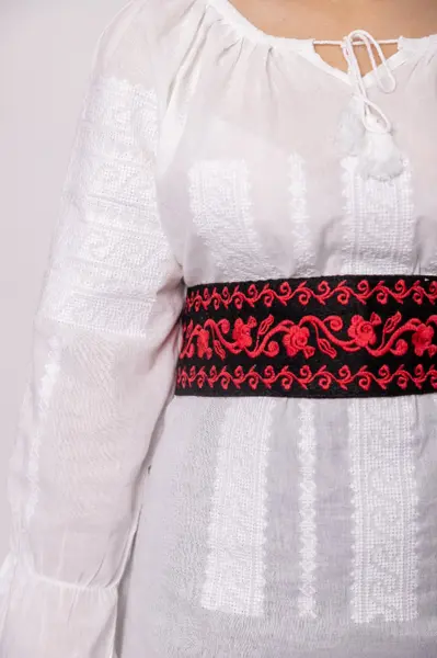 Brau traditional negru cu motiv floral rosu Elisabeta 02