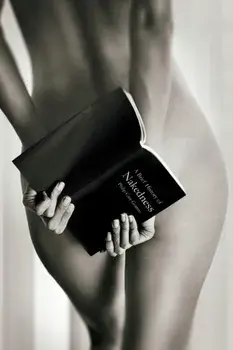 Brief History of Nakedness, Paperback/Philip Carr-Gomm