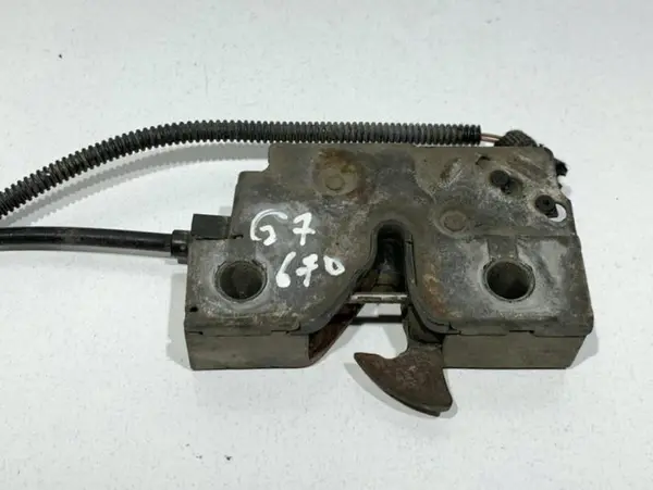 Broasca capota / fata motor 5G1823509B Volkswagen Golf 7 (2012-2017)