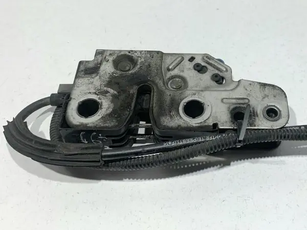 Broasca capota fata / motor 5M1823509 Volkswagen Golf 6 plus (2009-2014)