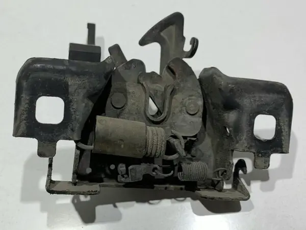 Broasca capota fata / motor Dacia Logan 2 (2012-2017)