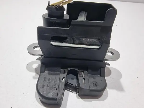 Broasca capota spate 3C9827645A Volkswagen Tiguan (2007-2011)