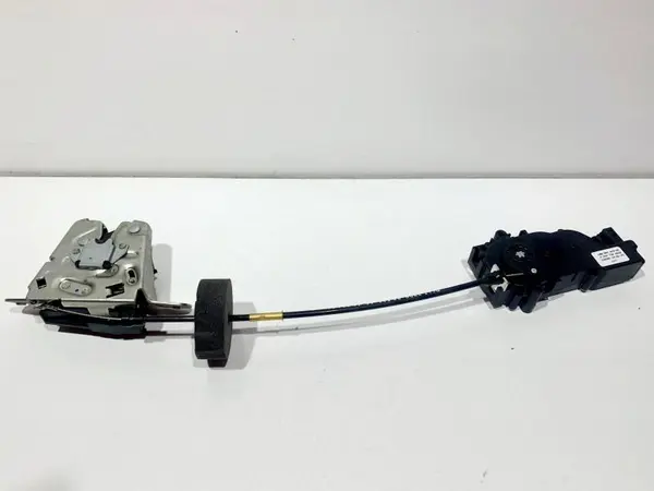 Broasca capota spate cu motoras / actuator a2047400635 Mercedes C-Class (2014->) [W205]