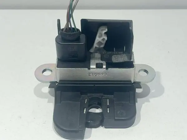 Broasca haion 6R0827505D Volkswagen Polo 5 facelift (2014-2017)