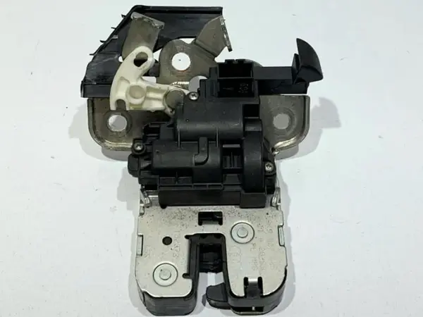 Broasca portbagaj 8K9827505 Audi A6 (2004-2011) [4F2, C6]