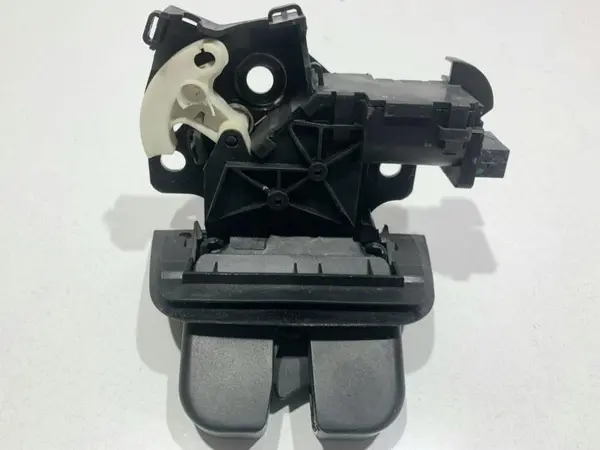 Broasca portbagaj 8P4827505B Audi A3 (2003-2008) [8P1]