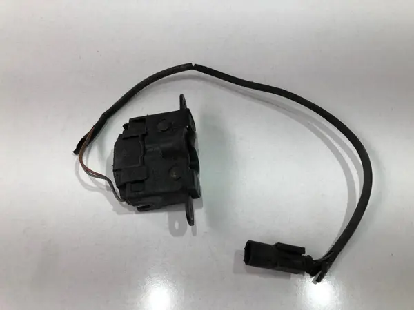 Broasca portbagaj a1635407006 Mercedes ML (1998-2005) [W163]