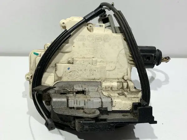Broasca usa dreapta fata 1P1837016 Volkswagen EOS facelift (2010-2015)