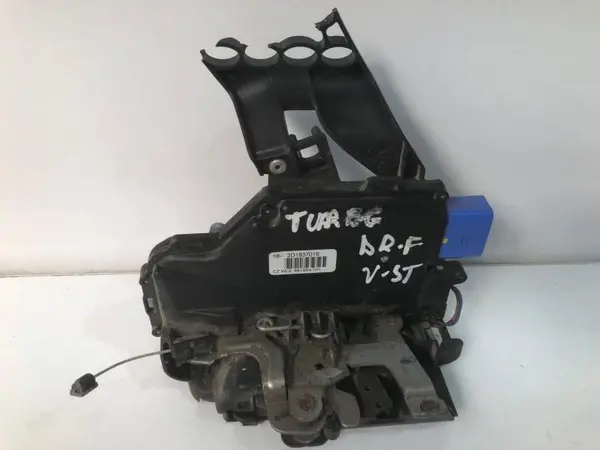 Broasca usa dreapta fata 3d1837016 Volkswagen Jetta 3 (1992-1998)