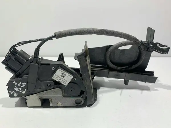Broasca usa dreapta fata BM5A-A21812-BC Ford Focus 3 (2011-2015)