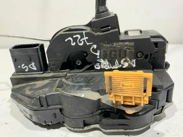 Broasca usa dreapta spate 3023880 Opel Astra J (2009-2012)