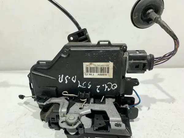 Broasca usa dreapta spate 7L0839016E Skoda Octavia 2 facelift (2008-2013)