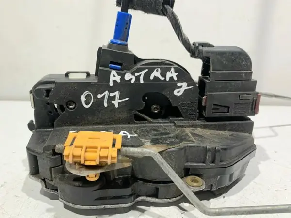 Broasca usa stanga fata 13503801 Opel Astra J (2009-2012)