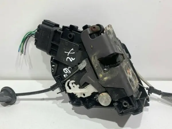 Broasca usa stanga fata 30799308 Volvo XC60 (2008-2013)