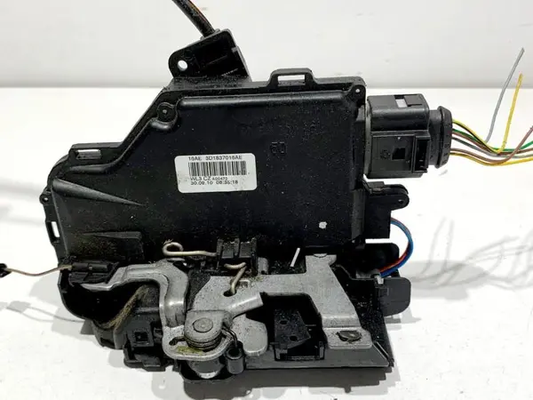 Broasca usa stanga fata 3D1837016AE Skoda Fabia 2 (2006-2010)