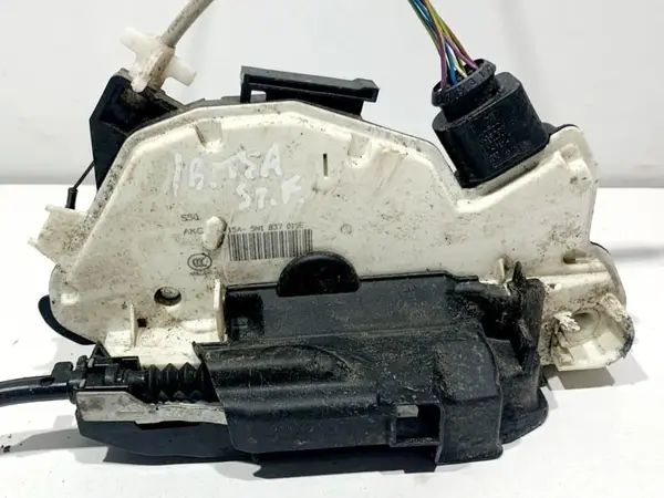 Broasca usa stanga fata 5N1837015E Skoda Fabia 2 facelift (2010-2014)