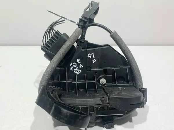Broasca usa stanga fata BM5A-A21813-AC Ford Focus 3 (2011-2015)