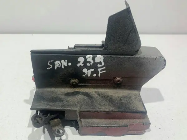Broasca usa stanga fata Dacia Sandero 2 (2012-2017)
