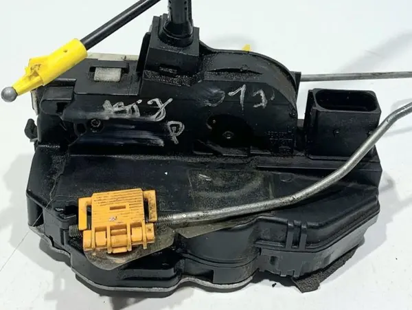 Broasca usa stanga spate 13503807 Opel Astra J facelift (2012-2015)