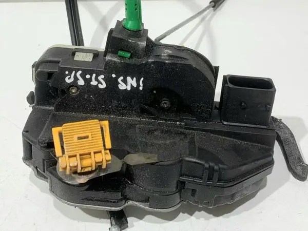 Broasca usa stanga spate 3023881 Opel Astra J (2009-2012)