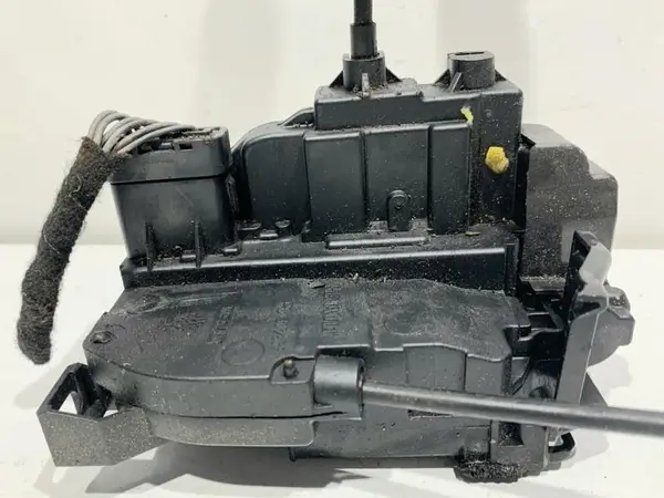 Broasca usa stanga spate 825030574R Renault Megane 3 facelift (2012-2016)