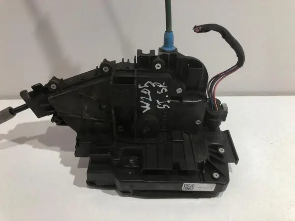Broasca usa stanga spate a0997304100 Mercedes C-Class (2014->) [W205]